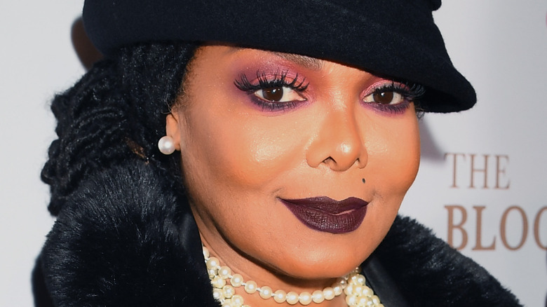 Janet Jackson dark makeup