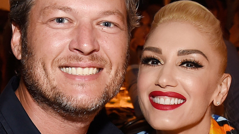 Blake Shelton and Gwen Stefani smiling