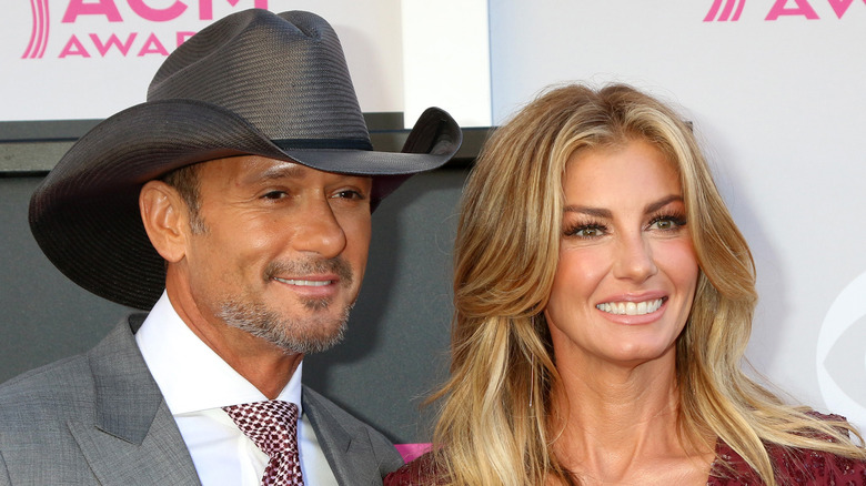 Faith Hill and Tim McGraw pose together