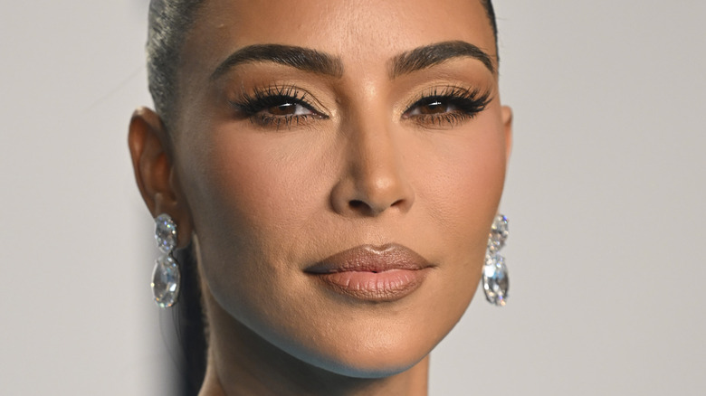Kim Kardashian dark foundation nude lip 