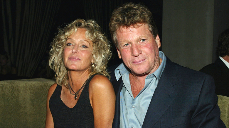 Farrah Fawcett, Ryan O'Neal sitting