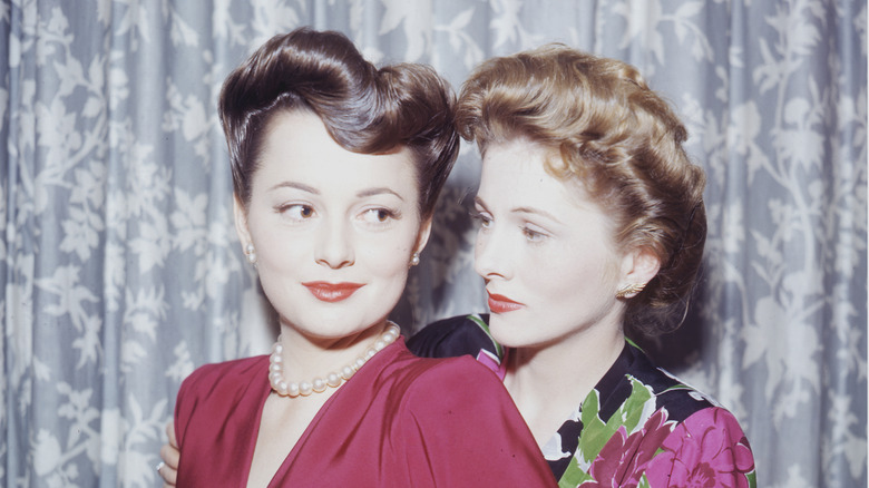 Olivia de Havilland and Joan Fontaine, circa 1945