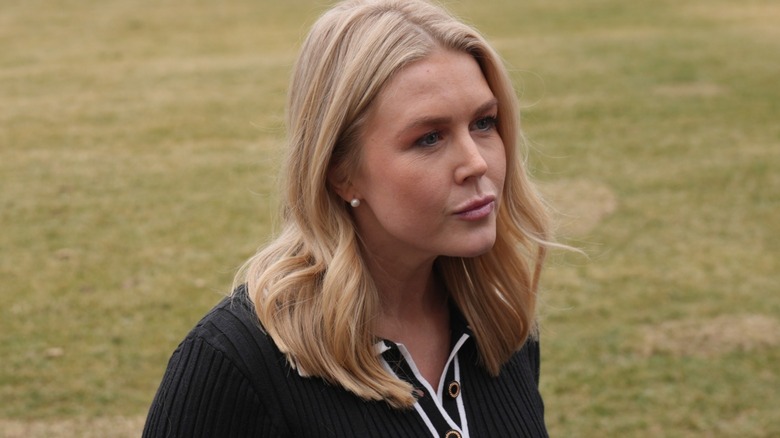 Karoline Leavitt speaks to reporters following a flight on Marine One (2025)