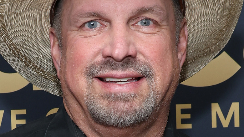 Garth Brooks attending an awards show 