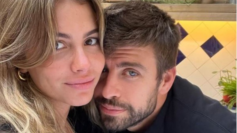 Gerard Piqué hugging Clara Chia