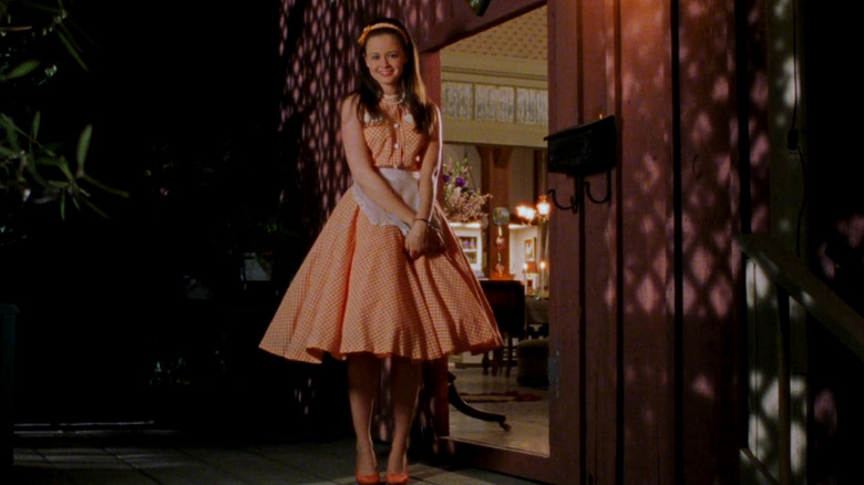 Rory Gilmore dressed as a housewife in "That Damn Donna Reed"