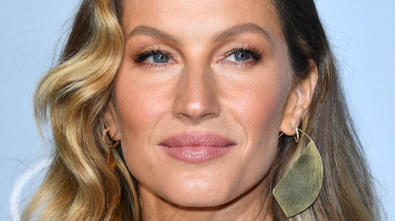 Gisele Bündchen wears large gold earrings