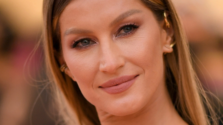 Gisele Bündchen posing in 2019