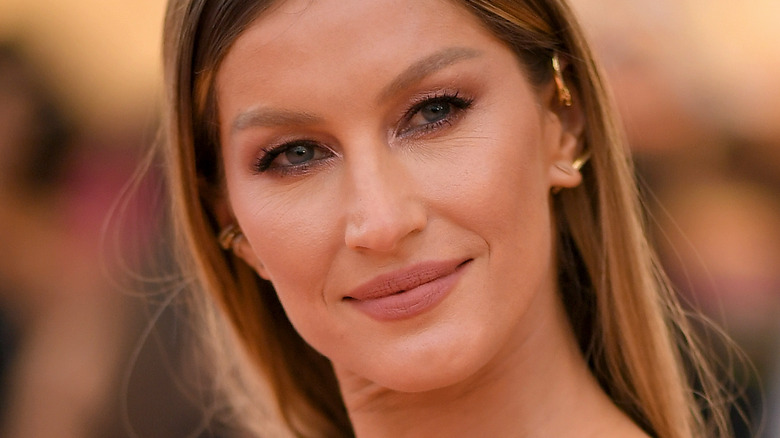 Gisele Bündchen smiling