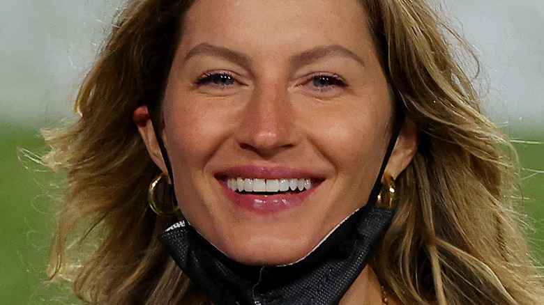 Gisele Bündchen smiling