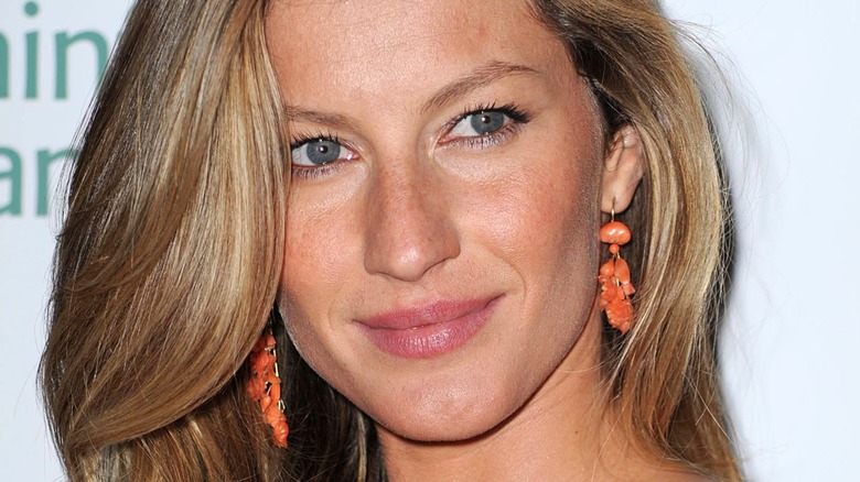 Gisele Bündchen smiling