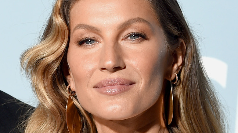 Gisele Bündschen smiling