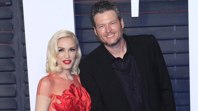 Blake Shelton and Gwen Stefani smiling