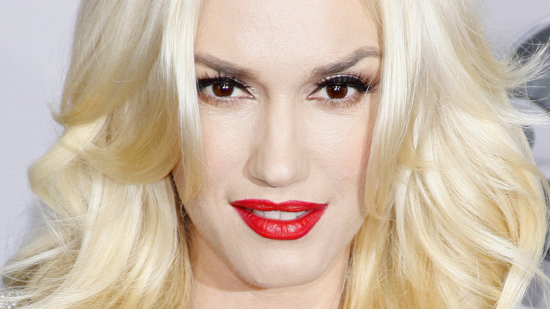 Gwen Stefani red lipstick