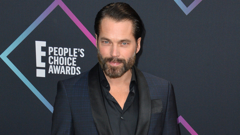 Tim Rozon posing