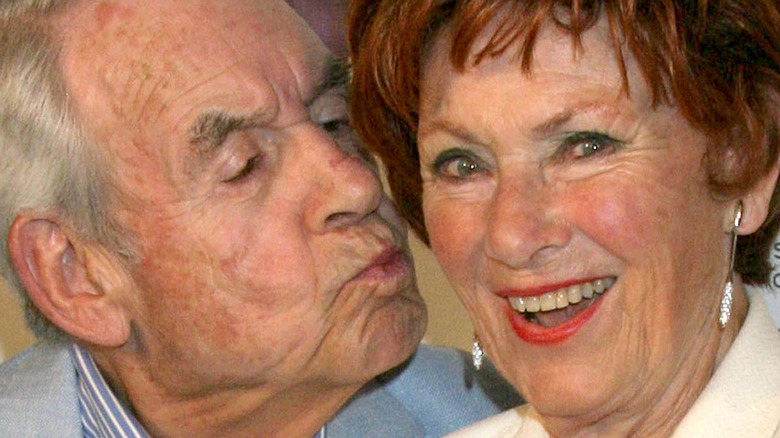 Tom Bosley kissing Marion Ross
