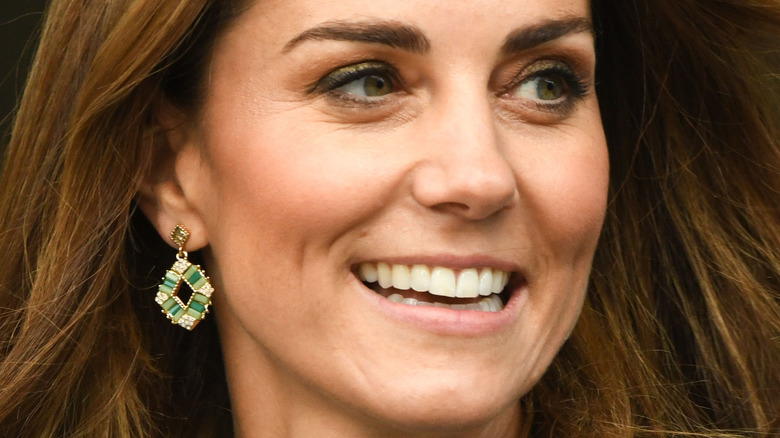 Kate Middleton green earrings