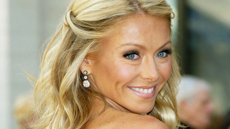 Kelly Ripa smiling 
