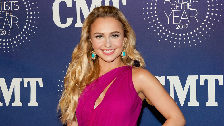 Hayden Panettiere 2012 CMT Awards long blonde waves
