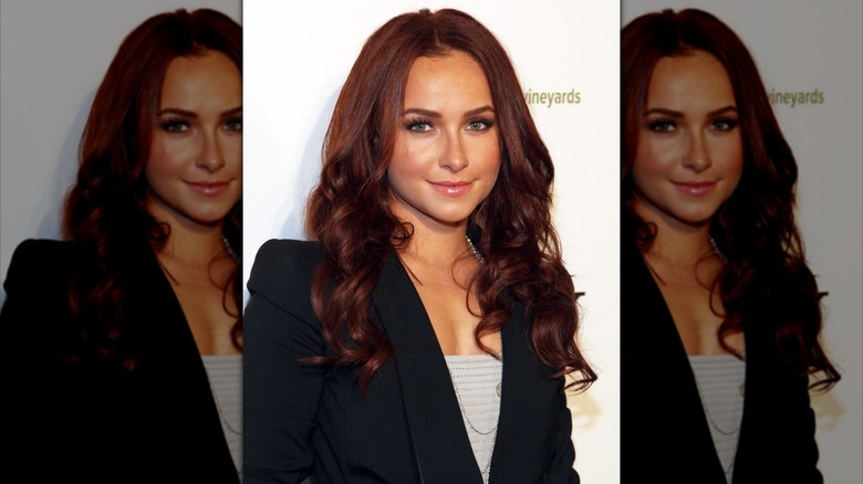 Hayden Panettiere dark red hair 2010