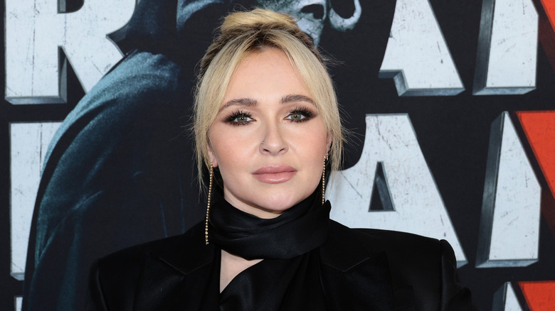 Hayden Panettiere  blonde bun red carpet