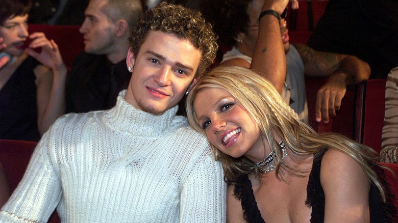 Justin Timberlake and Britney Spears smilng