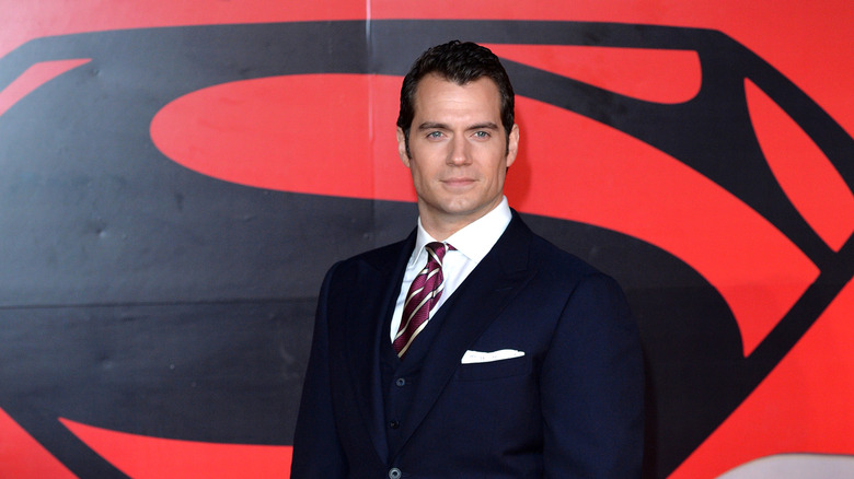 Henry Cavill Superman logo