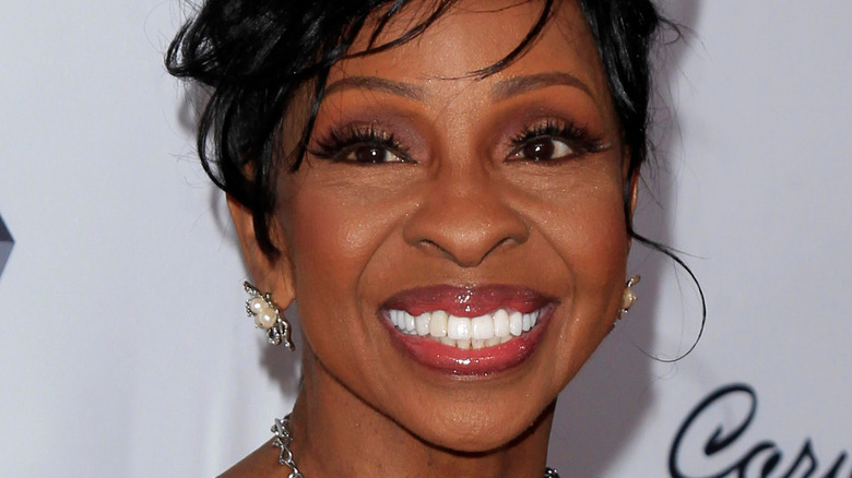 Gladys Knight flashes a smile on the red carpet