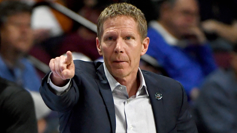 Mark Few points his finger
