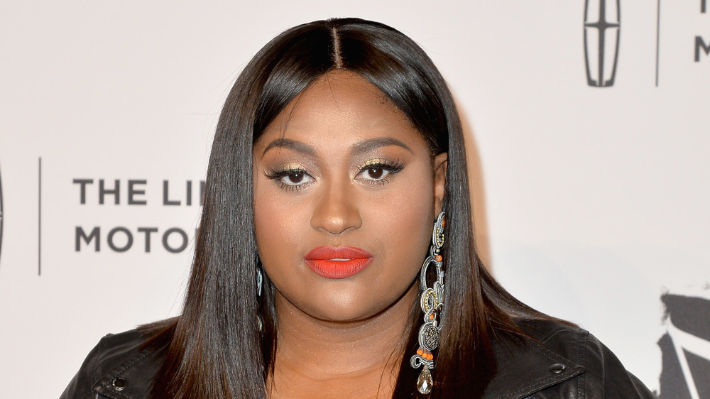 Jazmine Sullivan red carpet