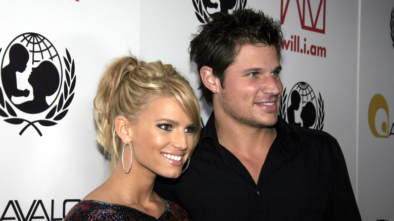 Jessica Simpson and Nick Lachey smiling