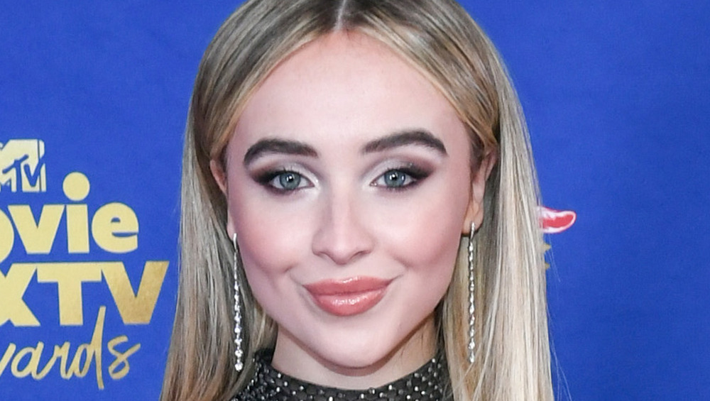 Sabrina Carpenter smiling