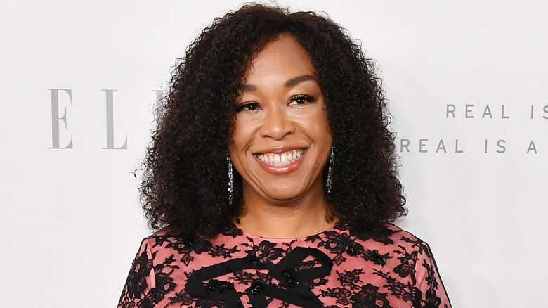 Shonda Rhimes in pink dress