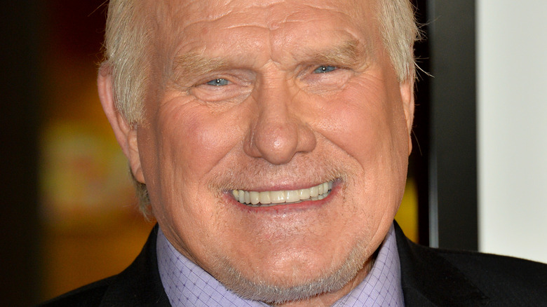 Smiling Terry Bradshaw at the world premiere of "Father Figures" 2017