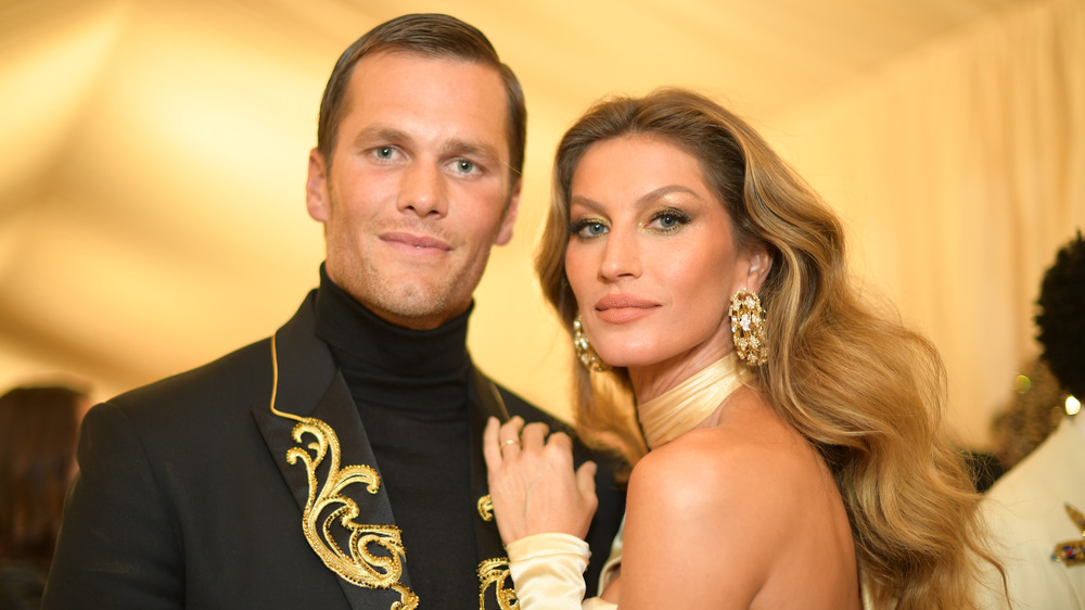Tom Brady, Gisele Bundchen posing