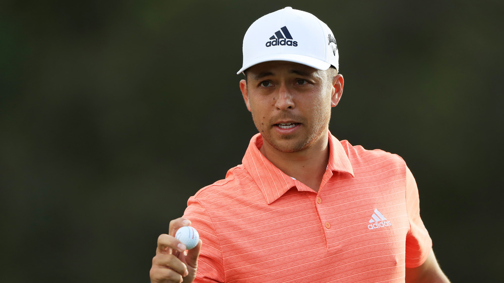 Xander Schauffele, golfing