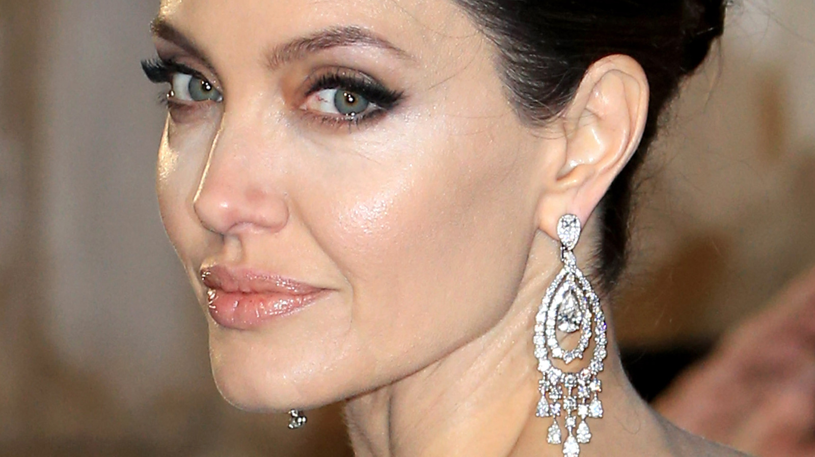 Slægtsforskning lide bølge Here's What Angelina Jolie Looks Like Without Makeup