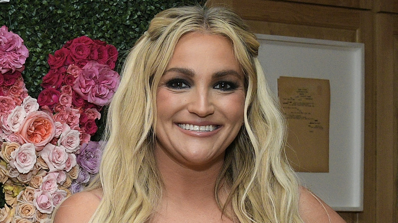 Jamie Lynn Spears smiling in close-up wavy hair