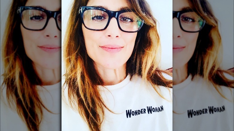 Jennifer Esposito glasses selfie 