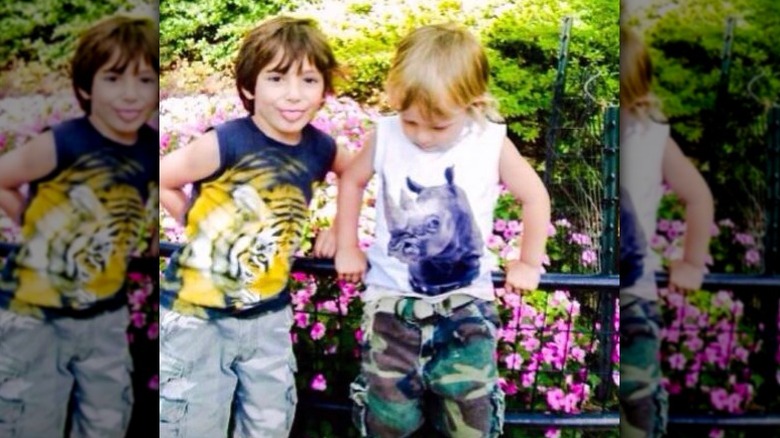 Mateo and Parker Vasic posing