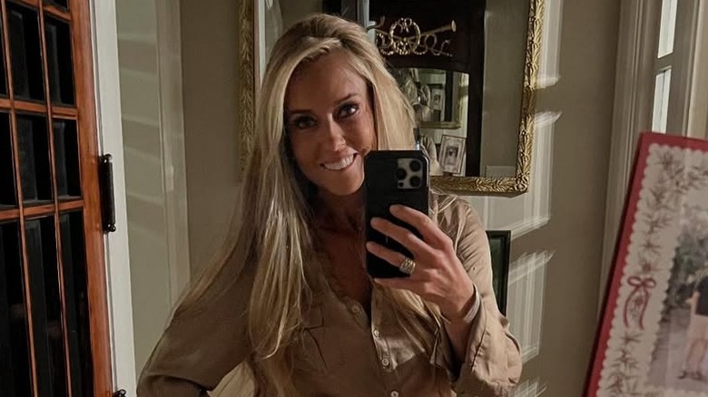 Nicole Curtis posing for Instagram snap at home