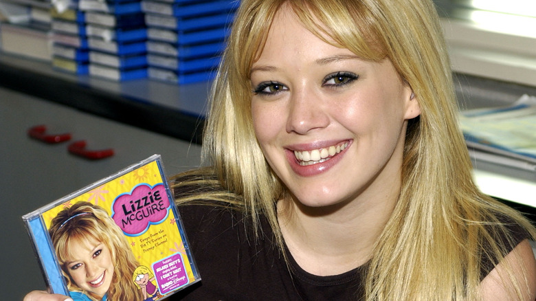 Teenage Hilary Duff smiling