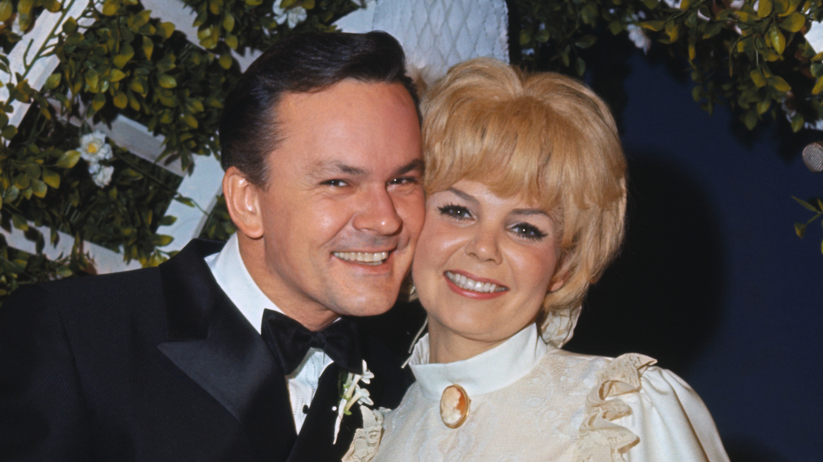 Hogan's Heroes Star Bob Crane 'Loved Women' And It Didn't Bode Well For His Marriages