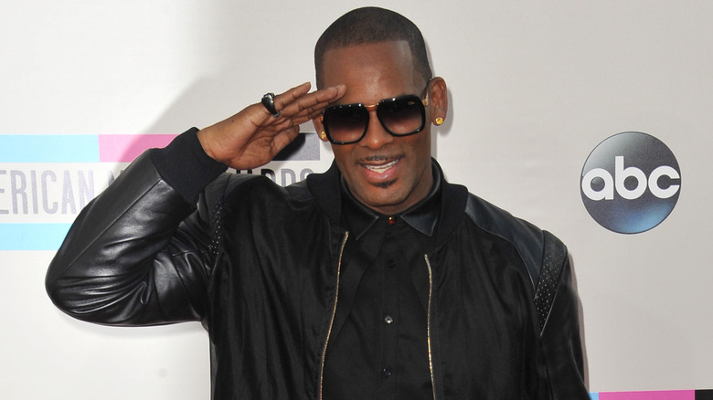 R. Kelly posing 