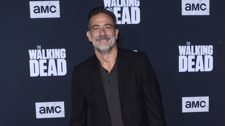 Jeffrey Dean Morgan smirking