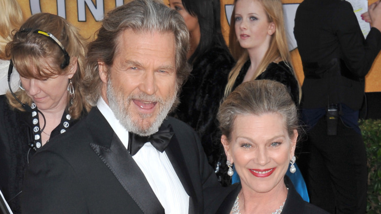 Jeff Bridges with his wife Susan smiling