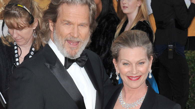 Jeff Bridges with his wife Susan smiling
