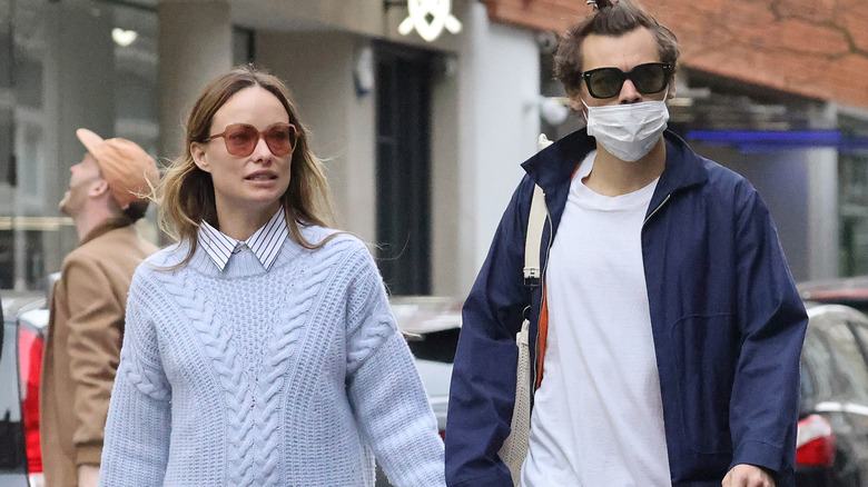 Olivia Wilde, Harry Styles wearing sunglasses