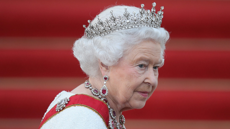 Queen Elizabeth wearing royal jewels