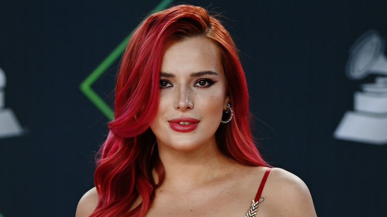 Bella Thorne smiling